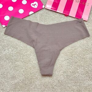 Victoria’s Secret PINK Sexy Coffee Logo smooth no show Thong Panties vs large l
